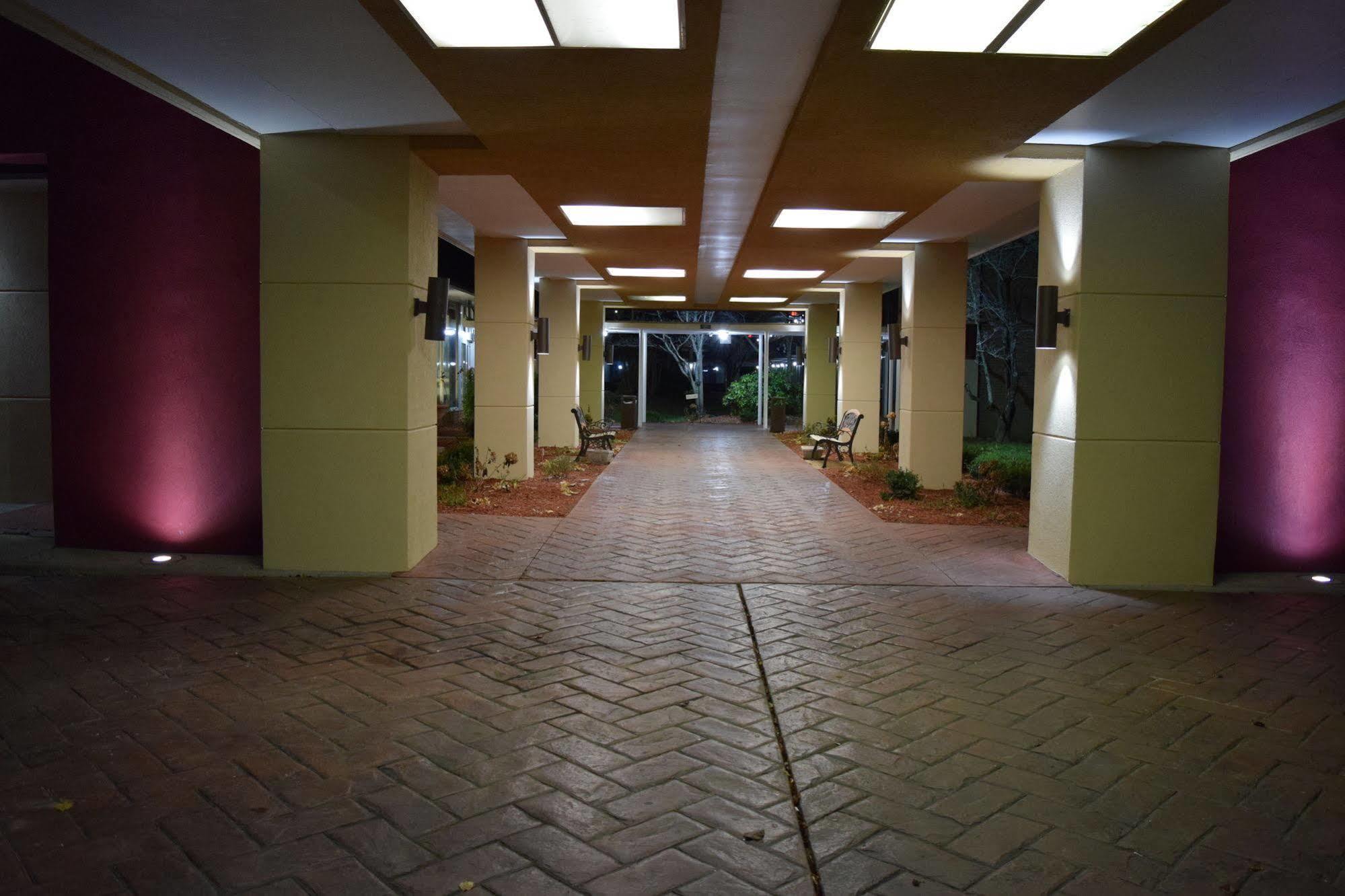Quality Inn Roanoke Airport Dış mekan fotoğraf